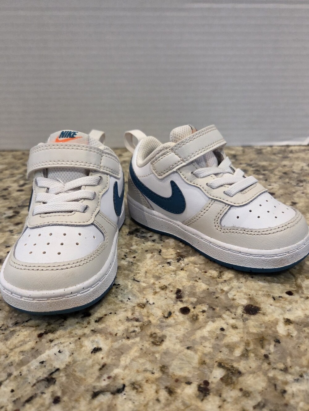 Nike Court Borough Low 2 Toddler Kids Size 6C White Orange Spruce Hook & Loop